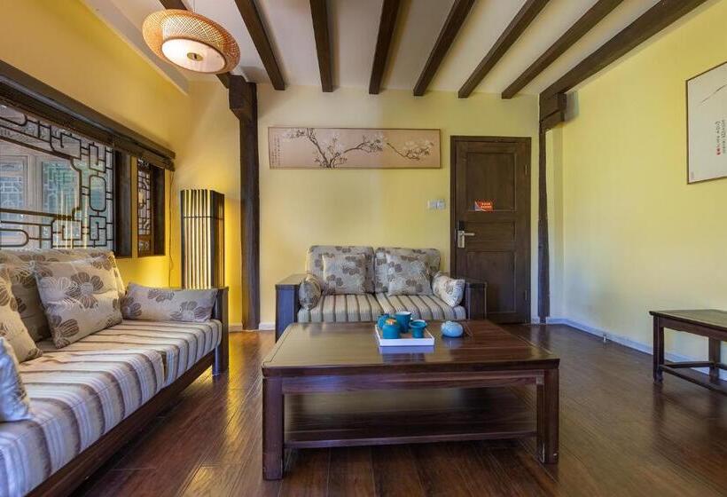 Люкс Deluxe Кровать Кинг, Lijiang Gui Yuan Tian Ju Guesthouse