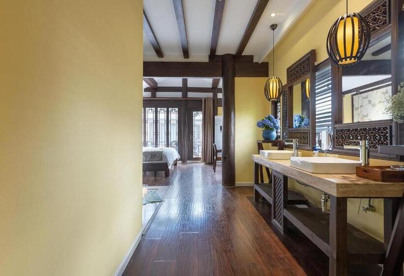 带大床的复式套间, Lijiang Gui Yuan Tian Ju Guesthouse