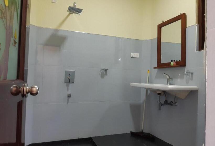 스탠다드 룸 킹사이즈 침대, Sigiriya Paradise Inn