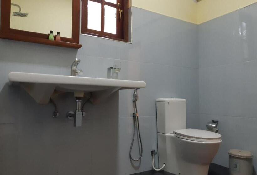 스탠다드 룸 킹사이즈 침대, Sigiriya Paradise Inn