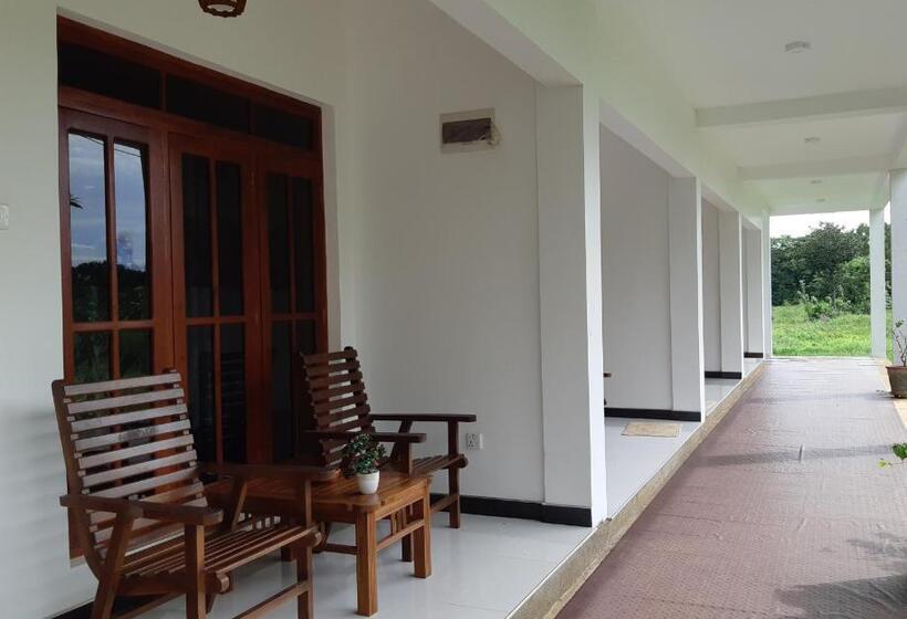 스탠다드 룸 킹사이즈 침대, Sigiriya Paradise Inn