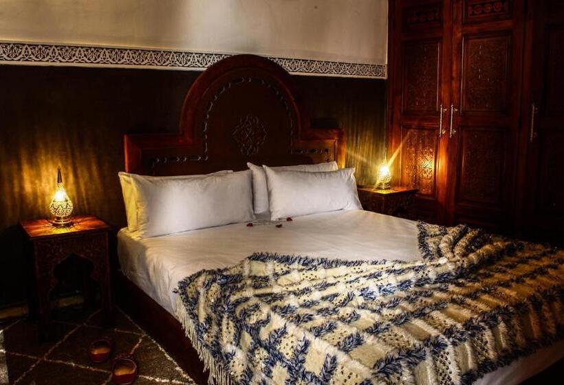 اتاق استاندارد, Astra Damus