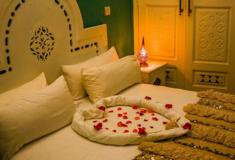 اتاق استاندارد, Astra Damus