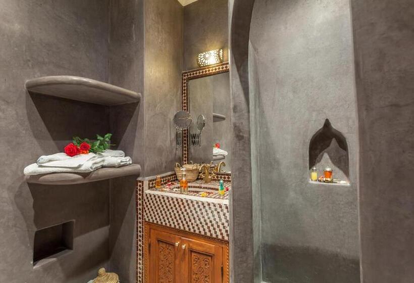 اتاق استاندارد, Astra Damus