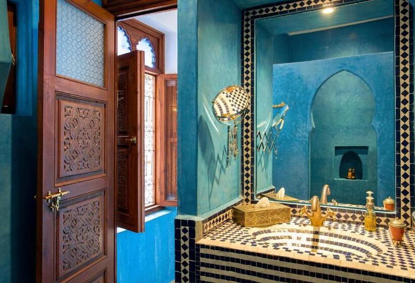 اتاق لوکس, Astra Damus