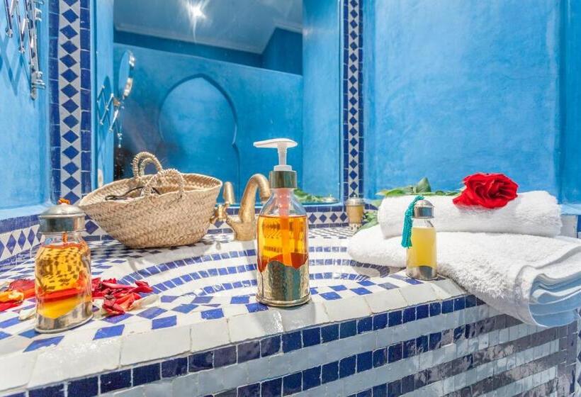 اتاق لوکس, Astra Damus