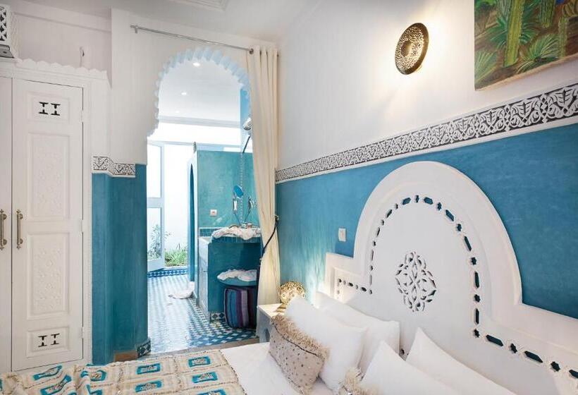 سوییت, Astra Damus