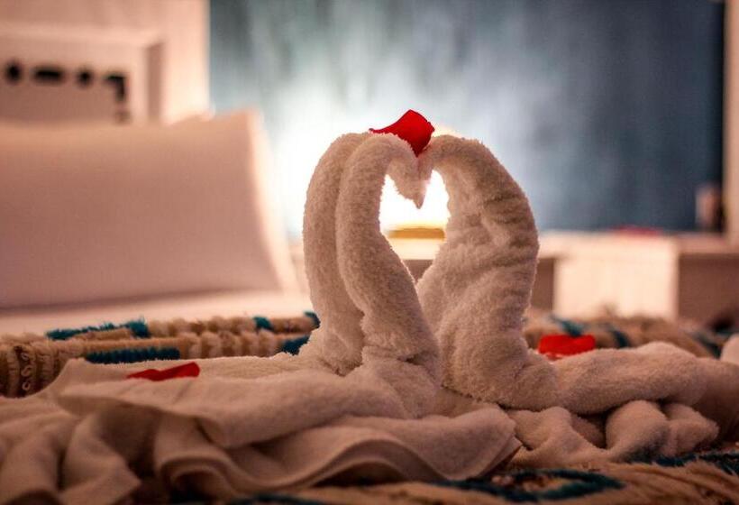 سوییت, Astra Damus