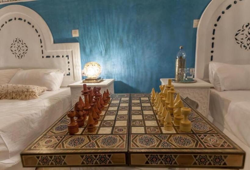 سوییت, Astra Damus