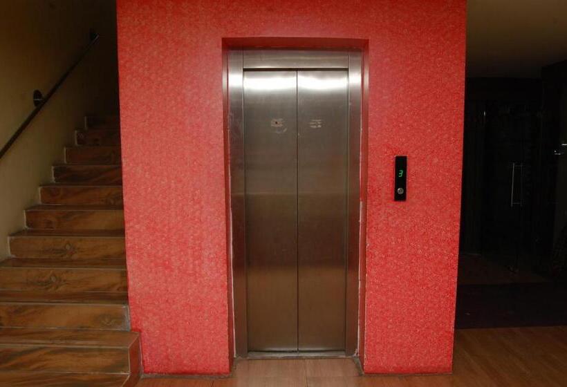 חדר דלוקס, Adhi Residency