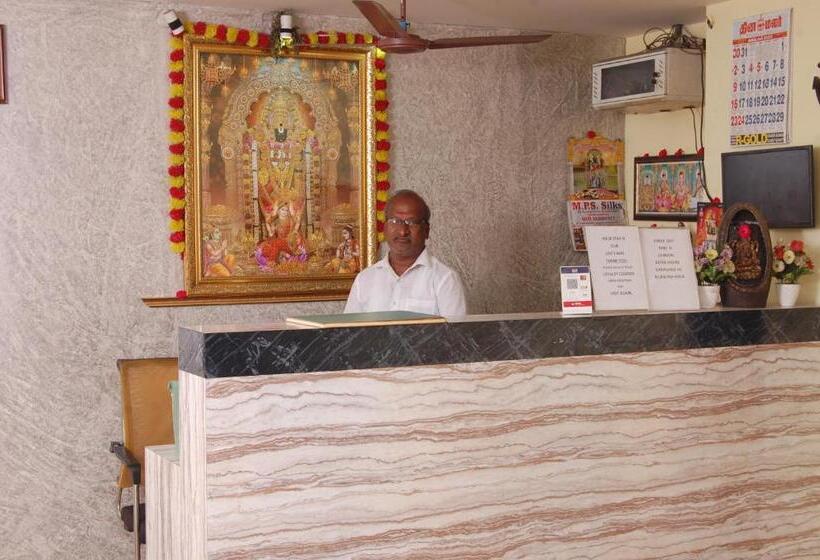 חדר משפחתי, Adhi Residency