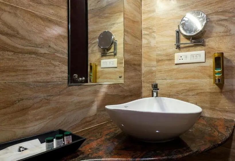 Chambre Supérieure, Prism A Boutique