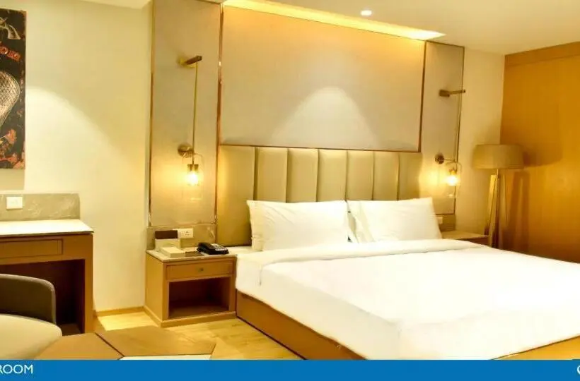 キングサイズベッドのデラックスルーム, Sarovar Portico Morbi
