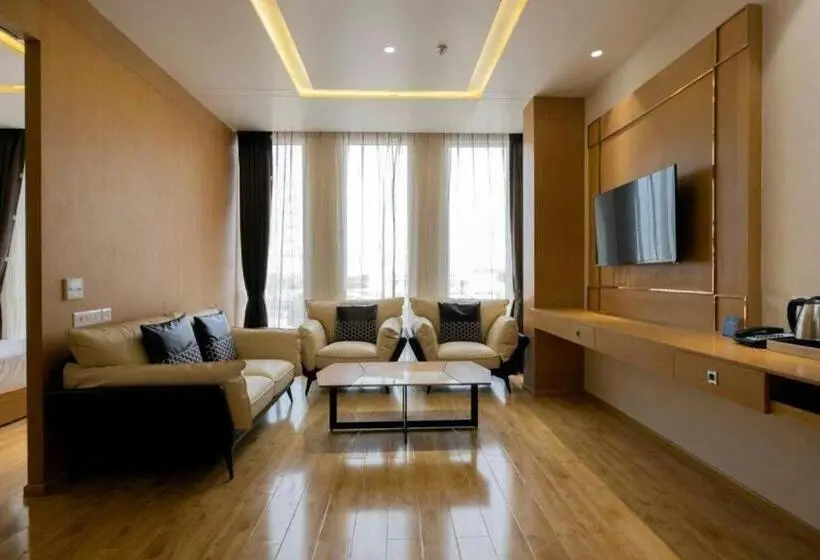 ジュニアスイート, Sarovar Portico Morbi