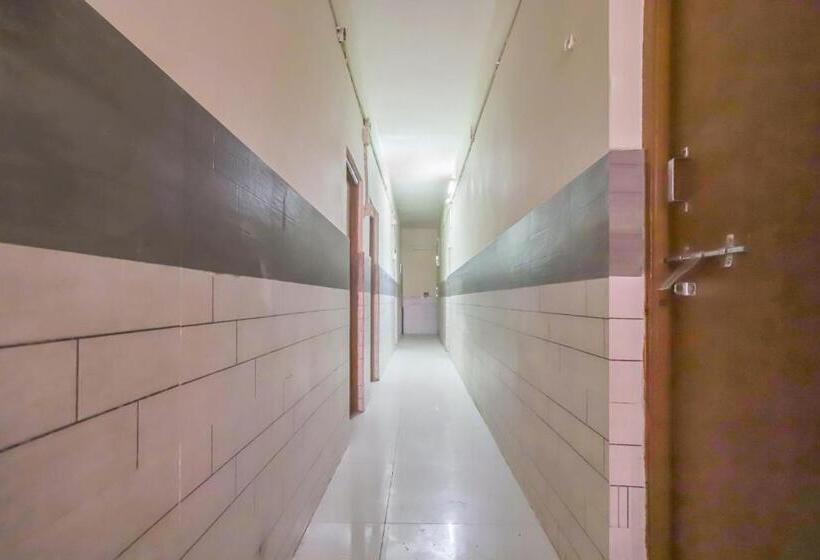 חדר קלאסי לשלושה, Spot On 79411 Flagship Inn