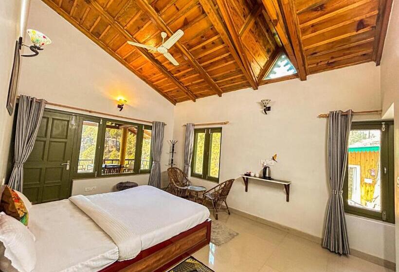 غرفة ديلوكس مزودة بشرفة, Thehimalayanliving Whistling Pines