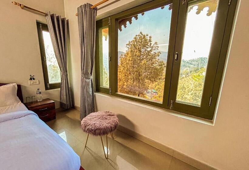 غرفة ديلوكس مزودة بشرفة, Thehimalayanliving Whistling Pines