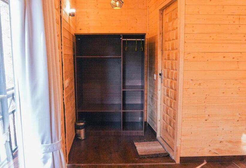 غرفة قياسية سرير كينج, Thehimalayanliving Whistling Pines