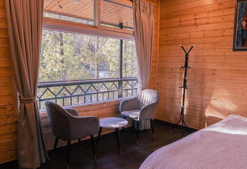 스탠다드 룸 킹사이즈 침대, Thehimalayanliving Whistling Pines
