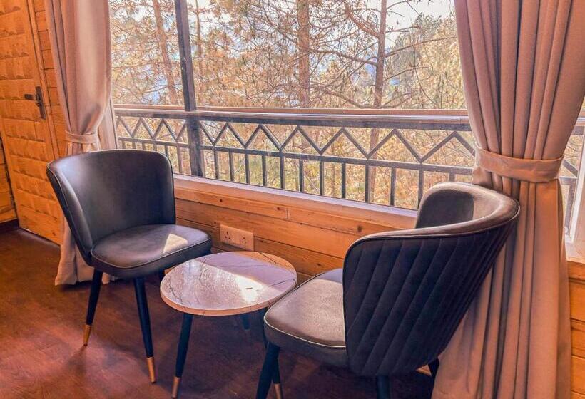 غرفة قياسية سرير كينج, Thehimalayanliving Whistling Pines