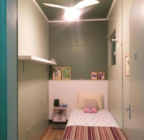 اتاق استاندارد یک تخته با سرویس بهداشتی مشترک, Elô Hostel