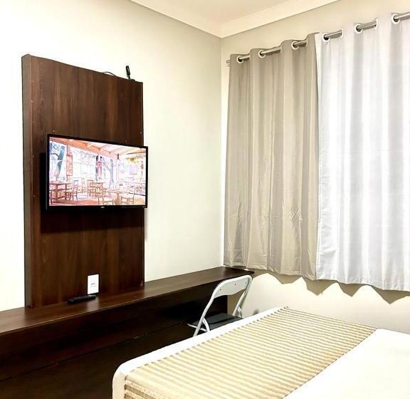 اتاق استاندارد یک تخته با سرویس بهداشتی مشترک, Elô Hostel