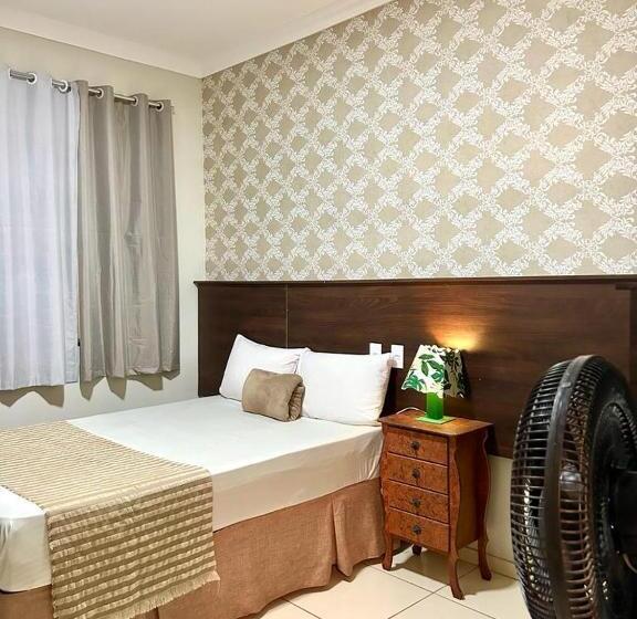 اتاق استاندارد یک تخته با سرویس بهداشتی مشترک, Elô Hostel