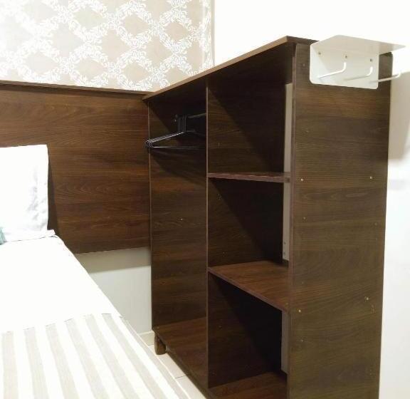 اتاق استاندارد یک تخته با سرویس بهداشتی مشترک, Elô Hostel