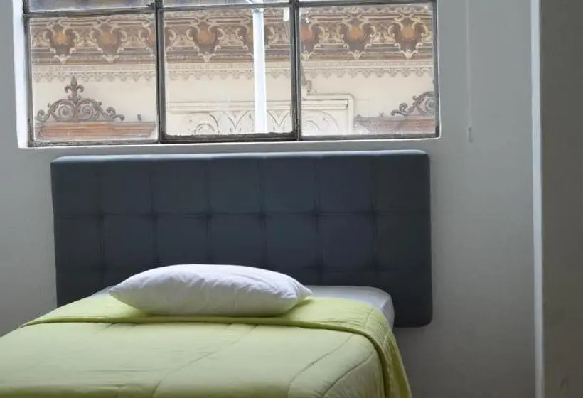 Camera Deluxe, Hostal Siberia Cuenca