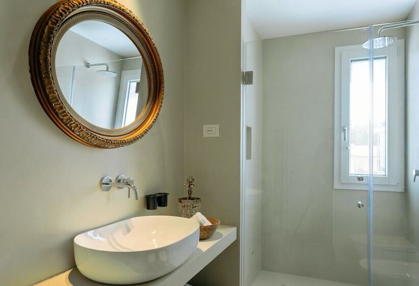 带阳台的豪华间, Domìa Boutique Hotel E Cucina