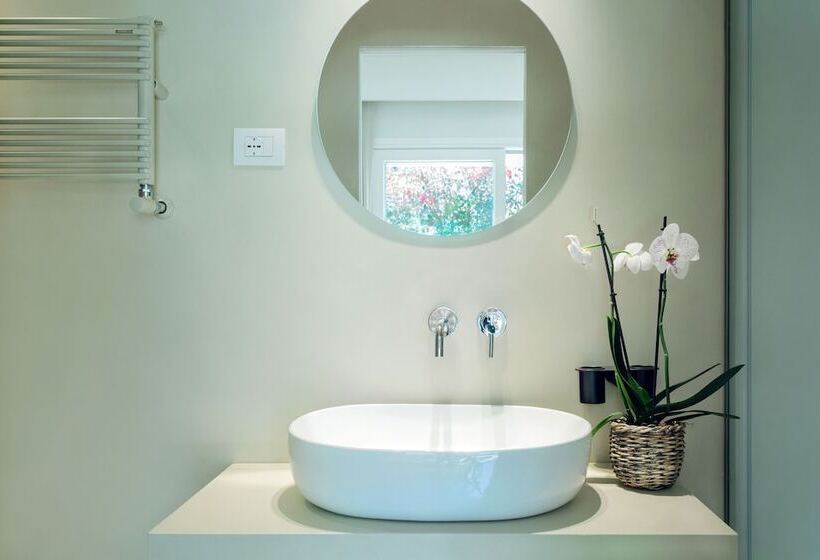 豪华房间带漩涡浴缸, Domìa Boutique Hotel E Cucina