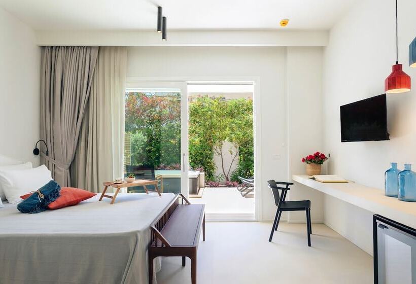 豪华房间带漩涡浴缸, Domìa Boutique Hotel E Cucina