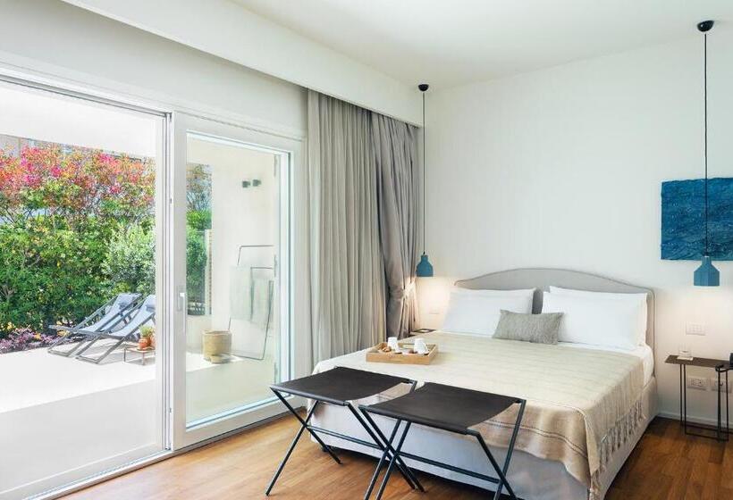 豪华房间带漩涡浴缸, Domìa Boutique Hotel E Cucina