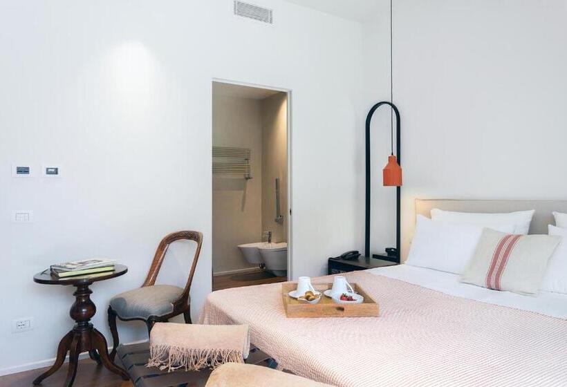 豪华房间带漩涡浴缸, Domìa Boutique Hotel E Cucina