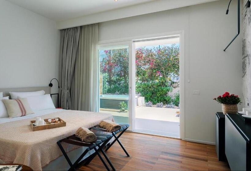 豪华房间带漩涡浴缸, Domìa Boutique Hotel E Cucina