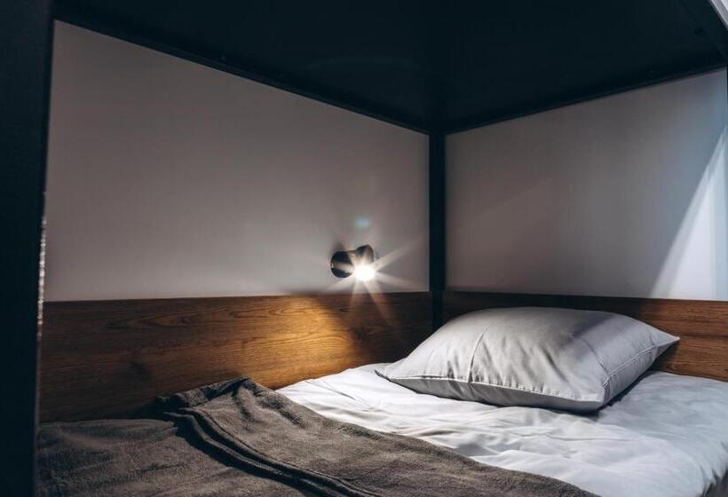 تختخواب در اتاق مشترک, готель хостел Rooms