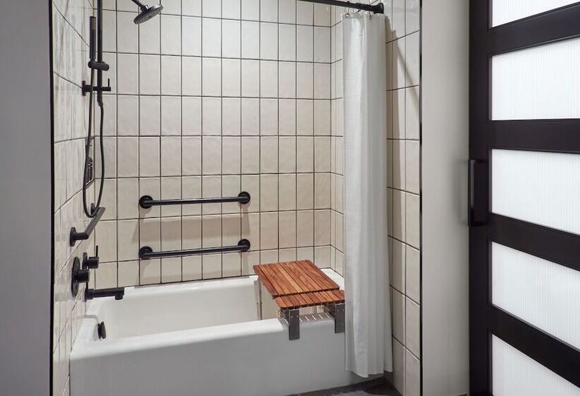 غرفة ديلوكس لذوى الاحتياجات الخاصة, Bellyard, West Midtown Atlanta, A Tribute Portfolio