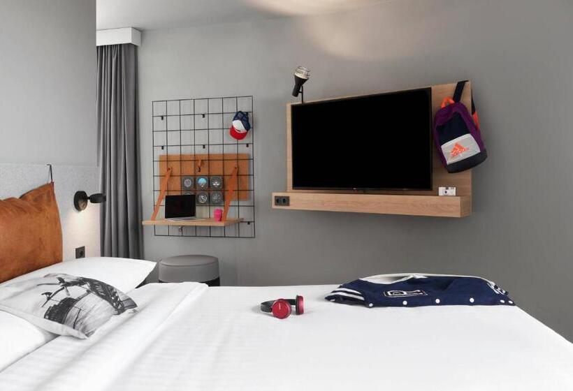 家庭间, Moxy Cologne Bonn Airport