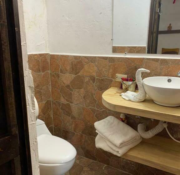 سوئیت با تخت بزرگ, Nikikot Hostel &