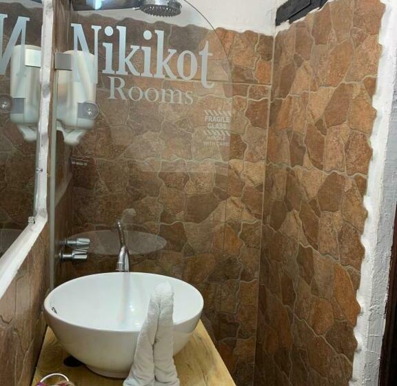 اتاق استاندارد, Nikikot Hostel &