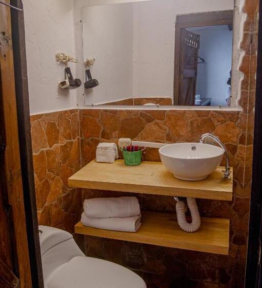 سوئیت با تخت بزرگ, Nikikot Hostel &