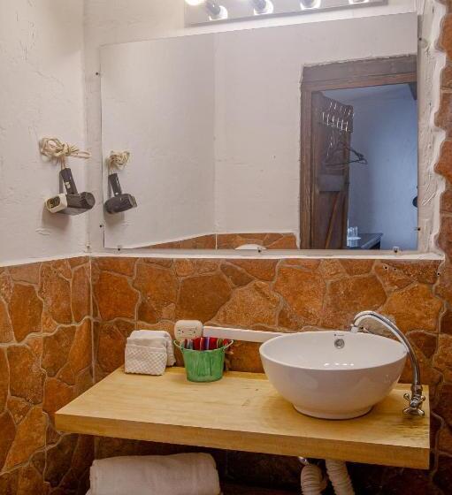 اتاق استاندارد, Nikikot Hostel &