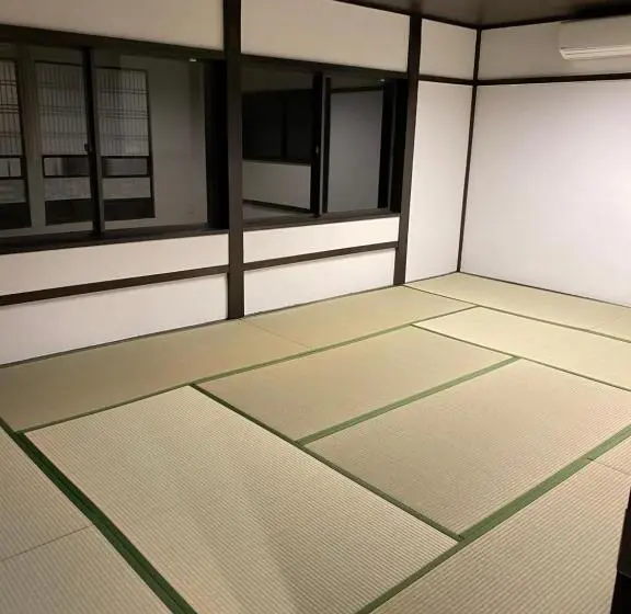スタンダード４人部屋, 憩ikoi Guest House & Cafe Bar