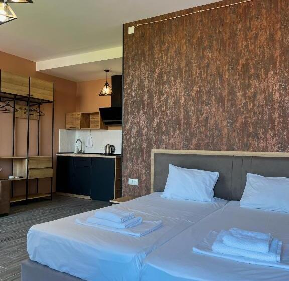 اتاق استاندارد سه تخته با بالکن, Casa Del Mar