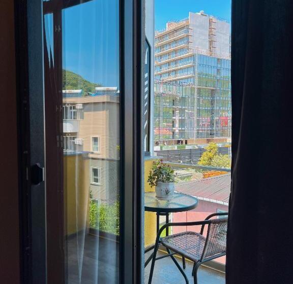 اتاق استاندارد سه تخته با بالکن, Casa Del Mar