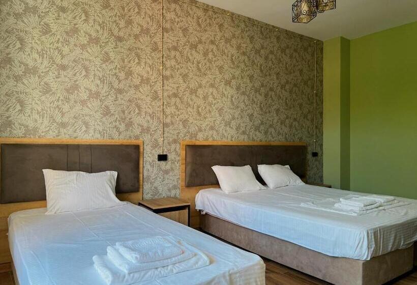 اتاق استاندارد چهارنفره با بالکن, Casa Del Mar