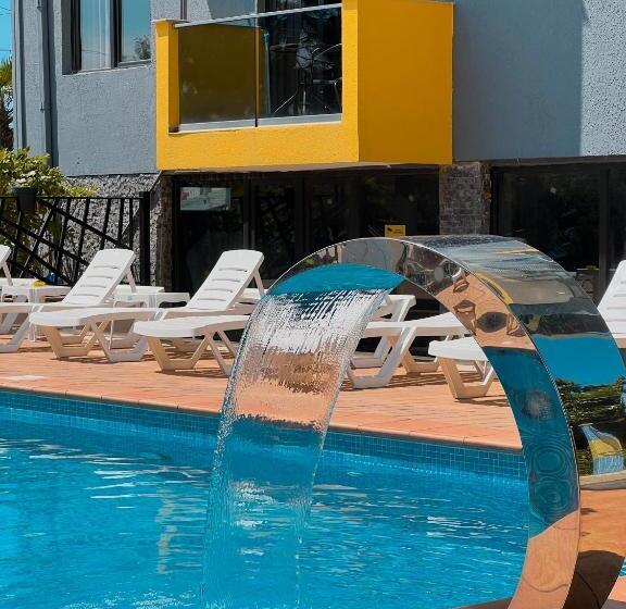 اتاق استاندارد چهارنفره با بالکن, Casa Del Mar