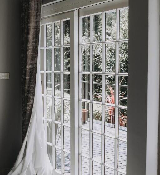 غرفة سوبيريور ثلاثية, The Living Collective Villa