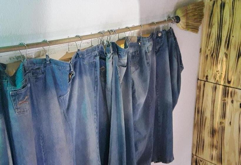 Habitación Cuádruple Estándar Baño Compartido, The Host Puerto Iguazú