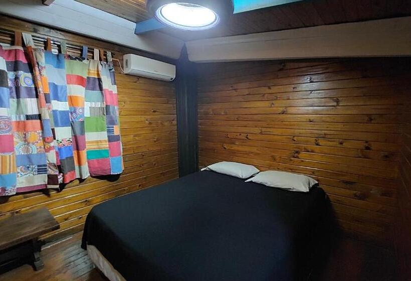 Habitación Estándar Baño Compartido, The Host Puerto Iguazú